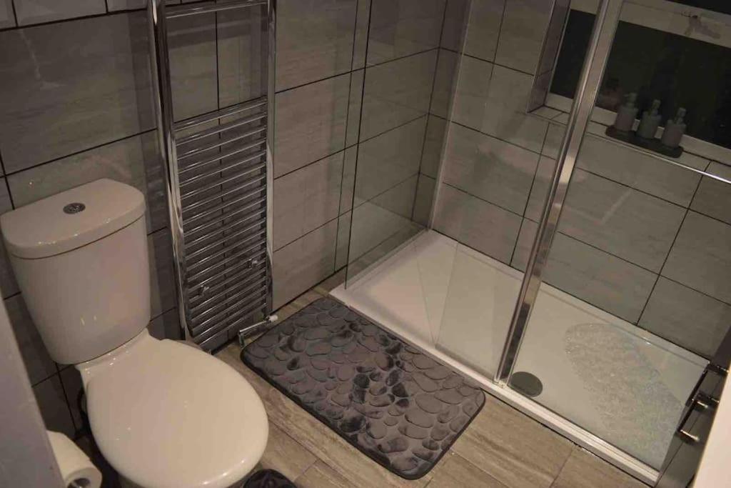 Unique 4 Bed House In Derby Perfect For Contractors And Families Vila Exterior foto