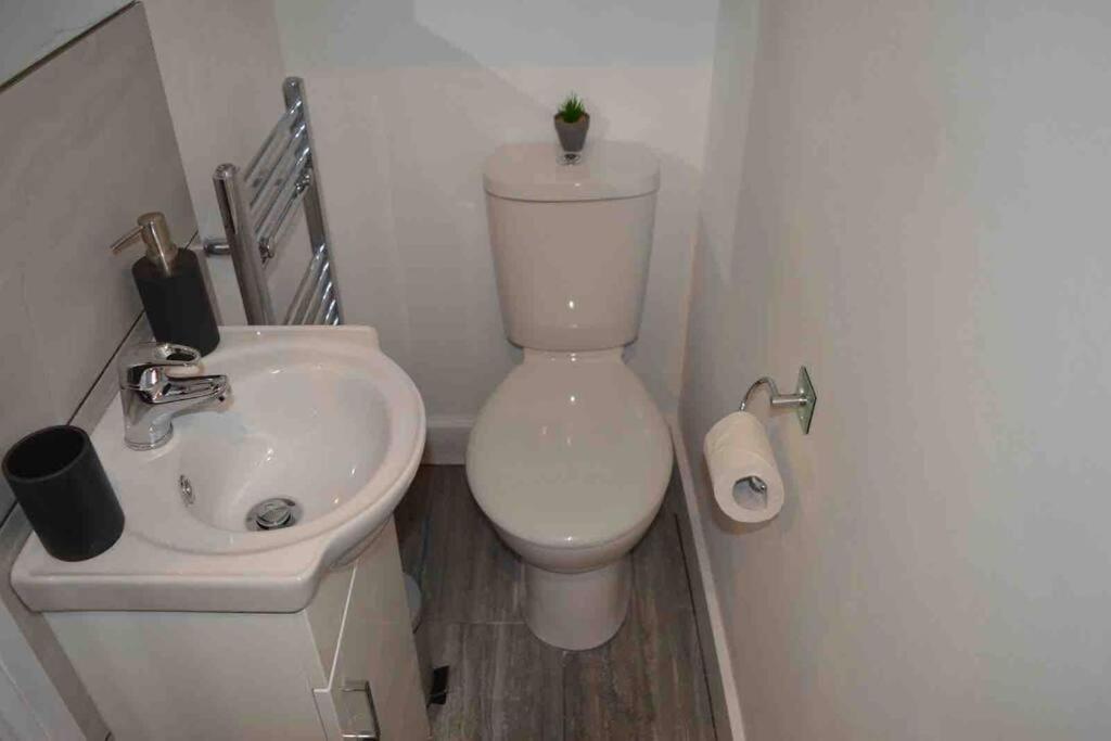 Unique 4 Bed House In Derby Perfect For Contractors And Families Vila Exterior foto
